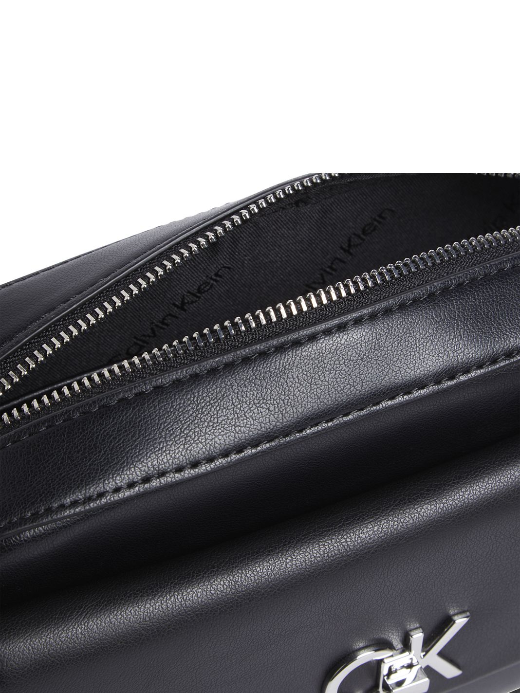 Calvin Klein CK Re-Lock Axelväska 22 cm Calvin Klein CK Re-Lock Axelväska 22 cm