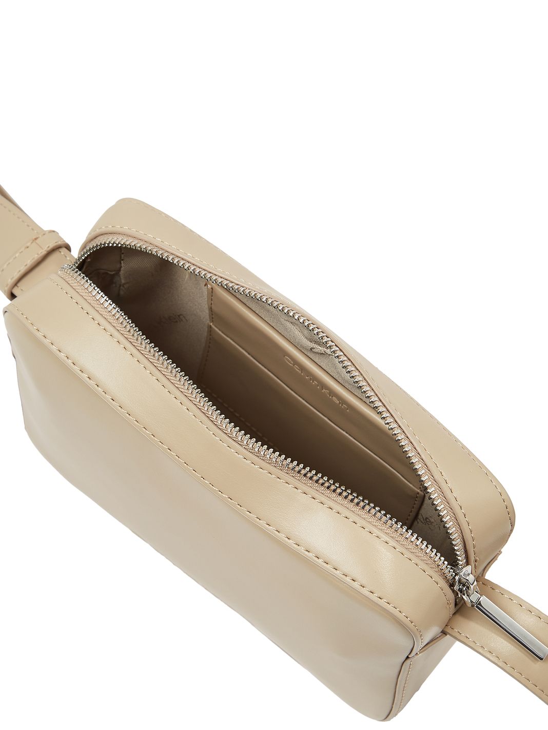 Calvin Klein Embossed Borsa a tracolla 22.5 cm Calvin Klein Embossed Borsa a tracolla 22.5 cm