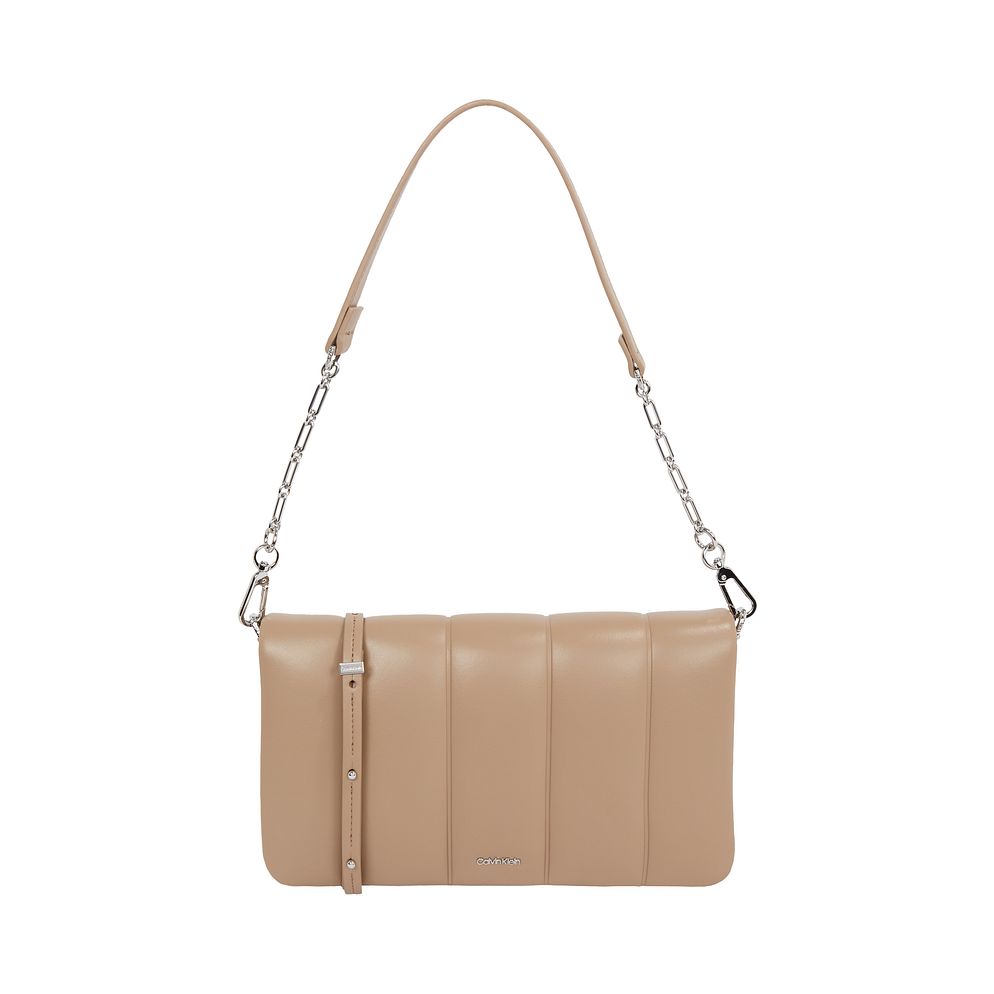 Calvin Klein Line Quilt Olkalaukku 28 cm Calvin Klein Line Quilt Olkalaukku 28 cm