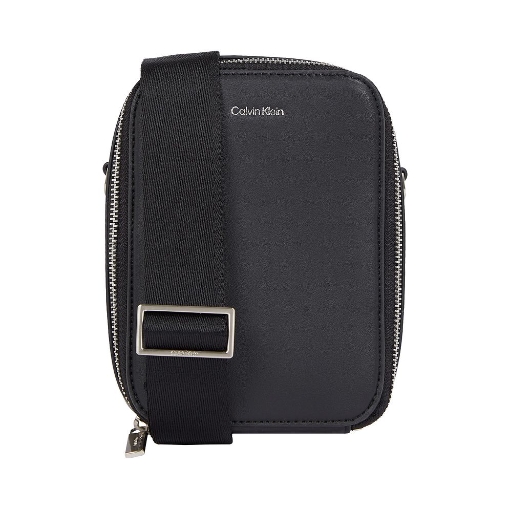 Calvin Klein CK Sleek Crossbody-laukku 13 cm Calvin Klein CK Sleek Crossbody-laukku 13 cm