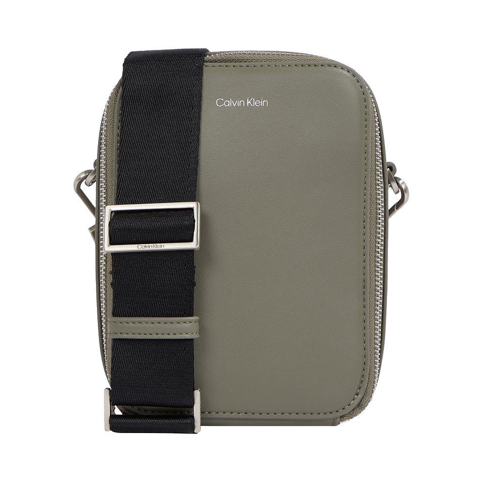 Calvin Klein CK Sleek Crossbody-laukku 13 cm Calvin Klein CK Sleek Crossbody-laukku 13 cm