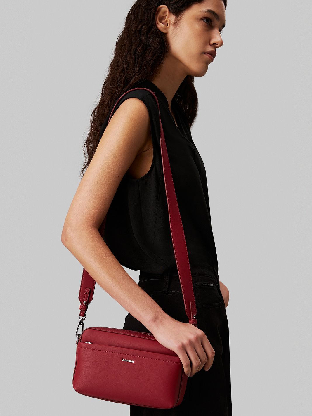 Calvin Klein CK Must Olkalaukku 21.5 cm