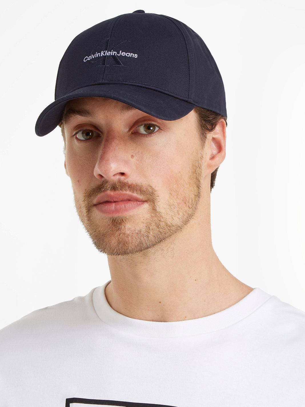 Calvin Klein Jeans Mono Logo Embro Keps 27 cm Calvin Klein Jeans Mono Logo Embro Keps 27 cm