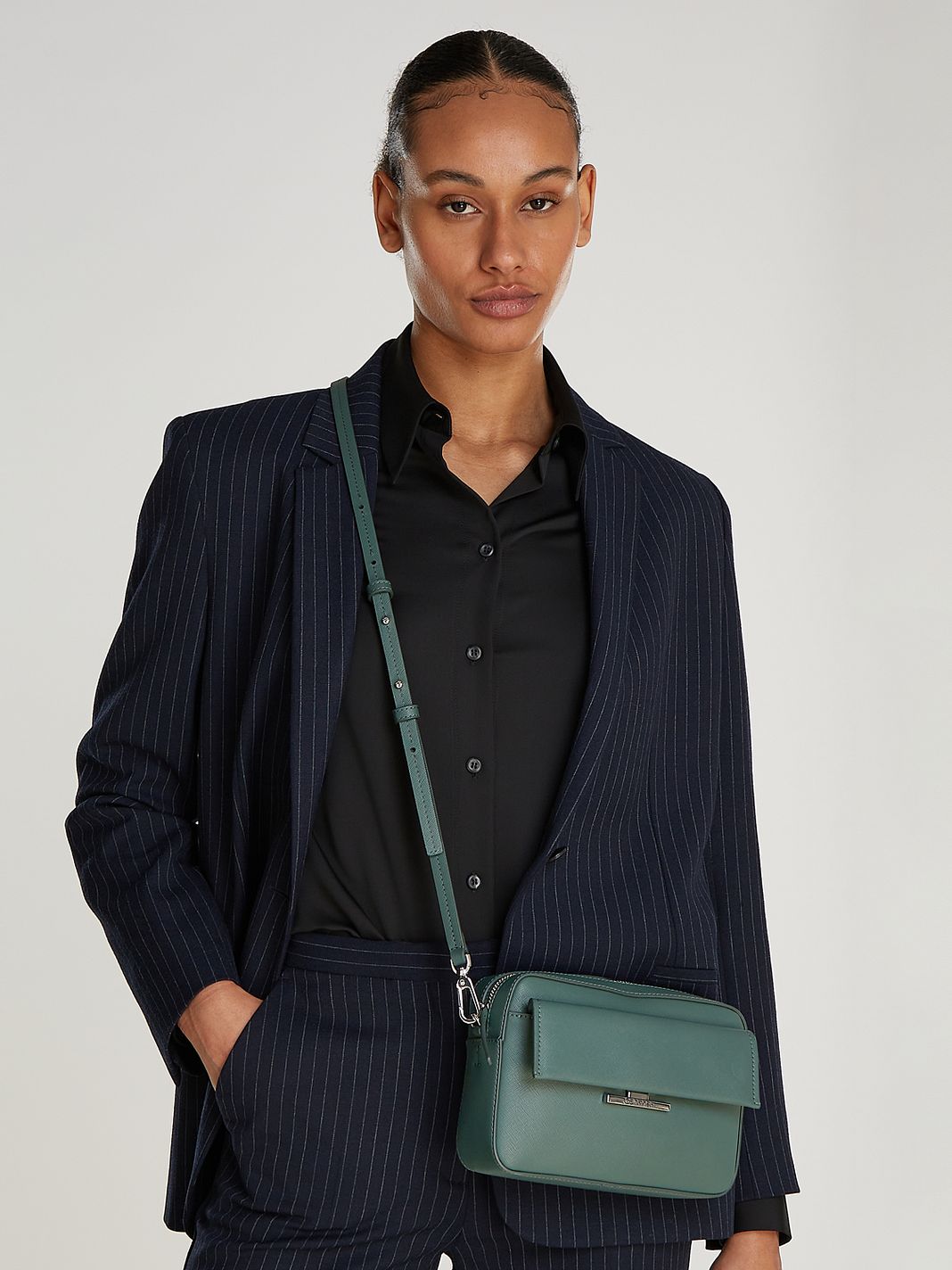 Calvin Klein CK Linear Borsa a tracolla 20.5 cm Calvin Klein CK Linear Borsa a tracolla 20.5 cm