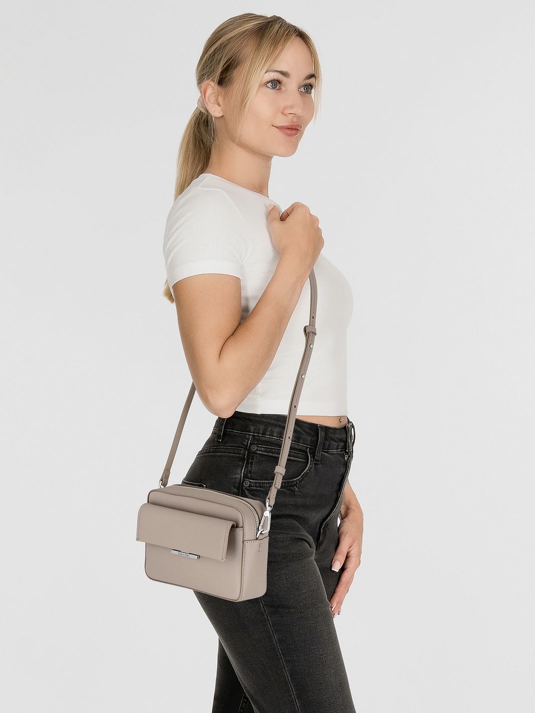 Calvin Klein CK Linear Borsa a tracolla 20.5 cm Calvin Klein CK Linear Borsa a tracolla 20.5 cm