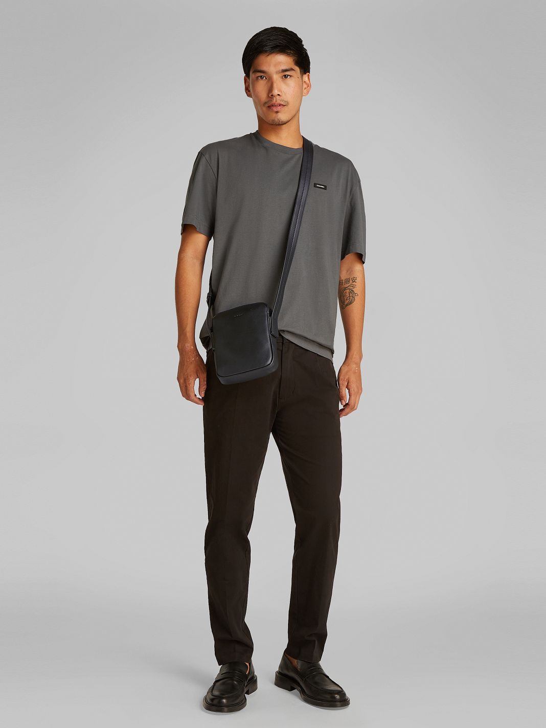 Calvin Klein Modern Business Crossbody-väska 22.5 cm Calvin Klein Modern Business Crossbody-väska 22.5 cm