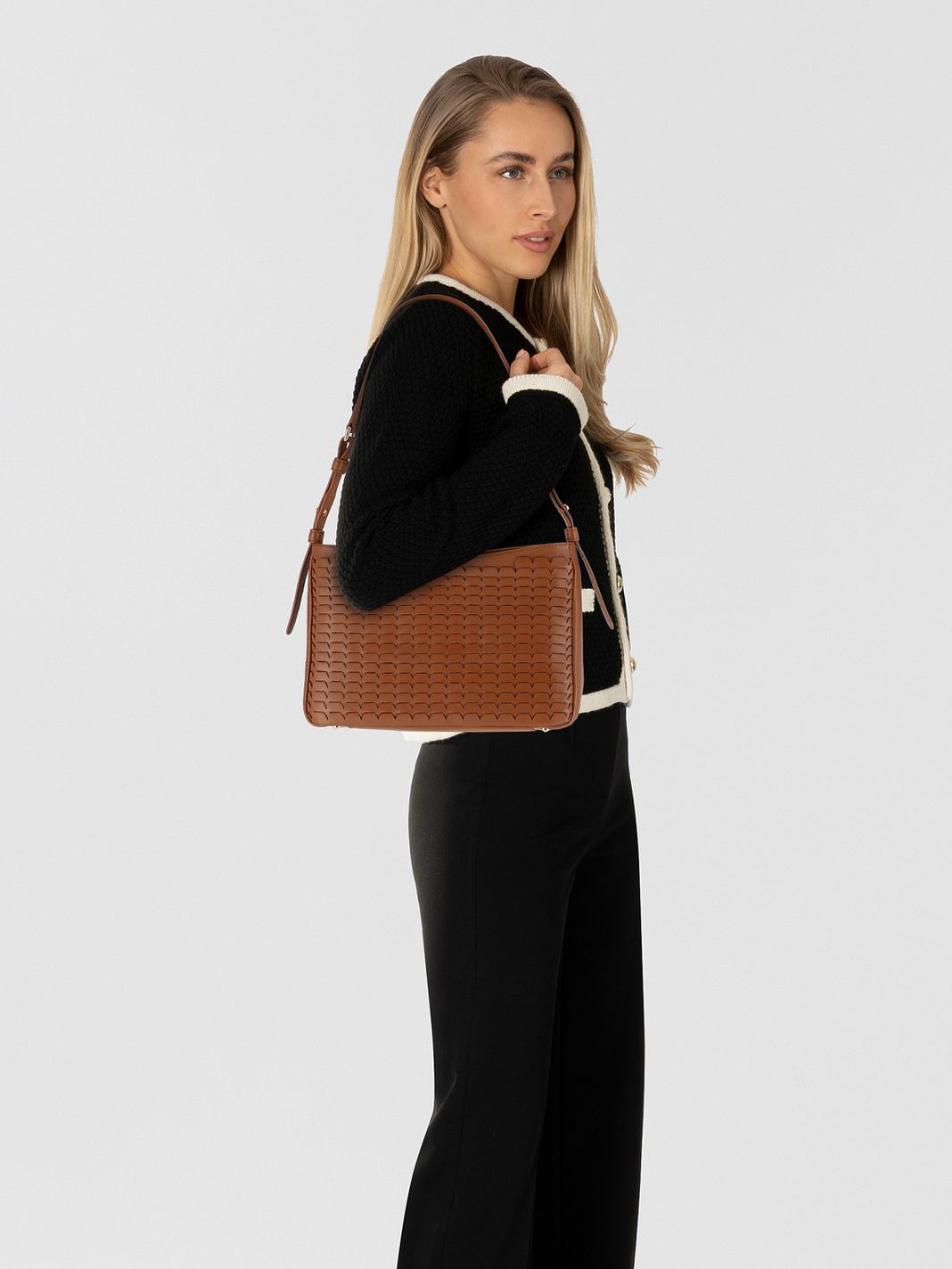 Furla Sfera Soft Borsa a spalla M Vera Pelle 30 cm Furla Sfera Soft Borsa a spalla M Vera Pelle 30 cm
