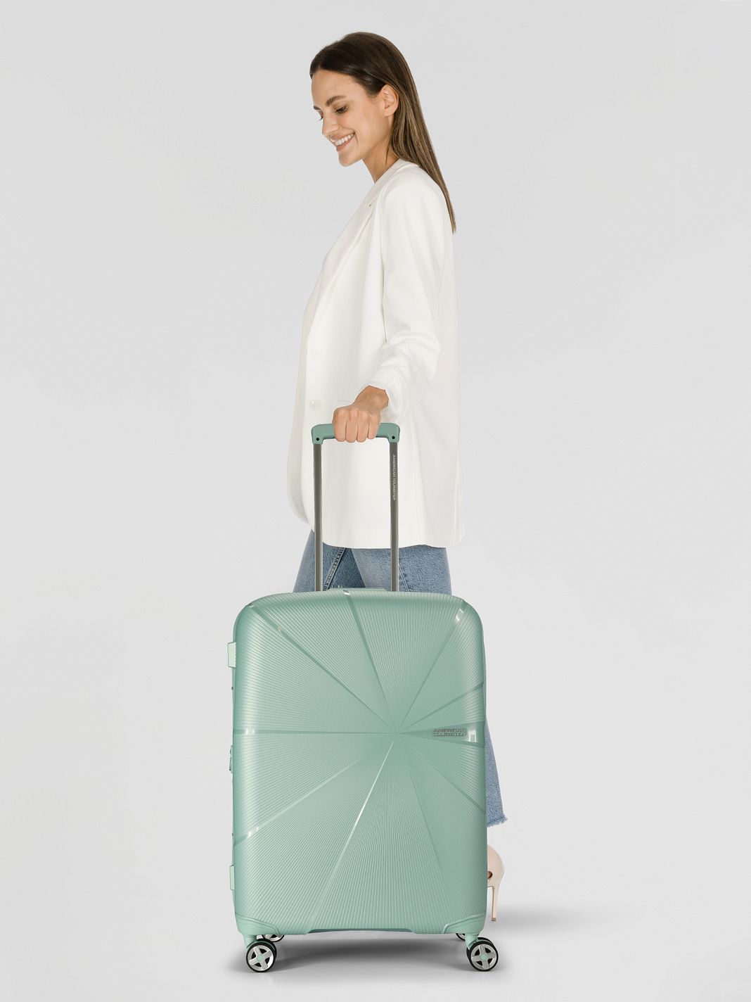 American Tourister Starvibe 4-hjulet Kuffert 67 cm med ekspansion American Tourister Starvibe 4-hjulet Kuffert 67 cm med ekspansion