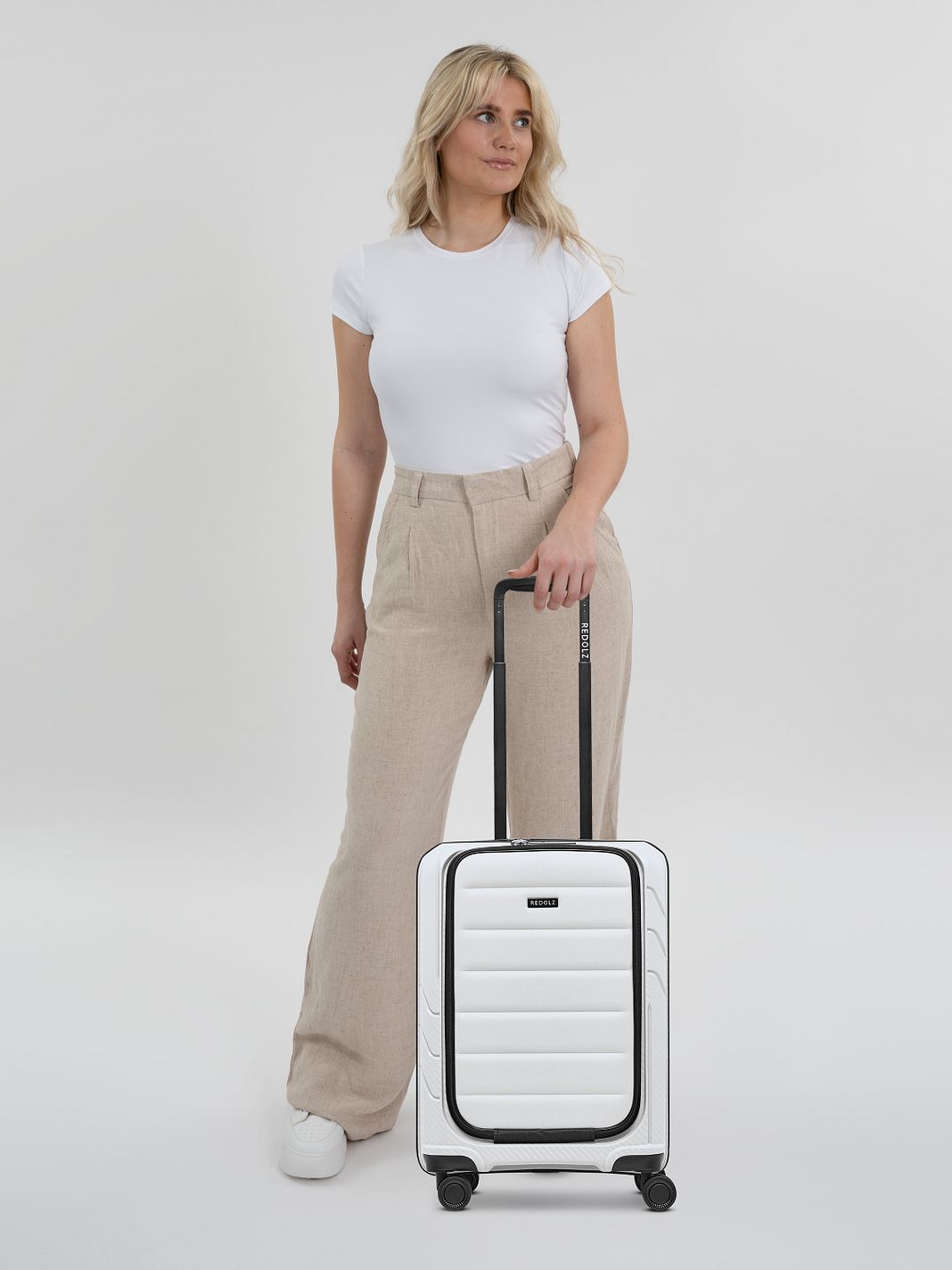 Redolz Essentials 17 Trolley cabina a 4 ruote da 55 cm con scomparto morbido per laptop Redolz Essentials 17 Trolley cabina a 4 ruote da 55 cm con scomparto morbido per laptop