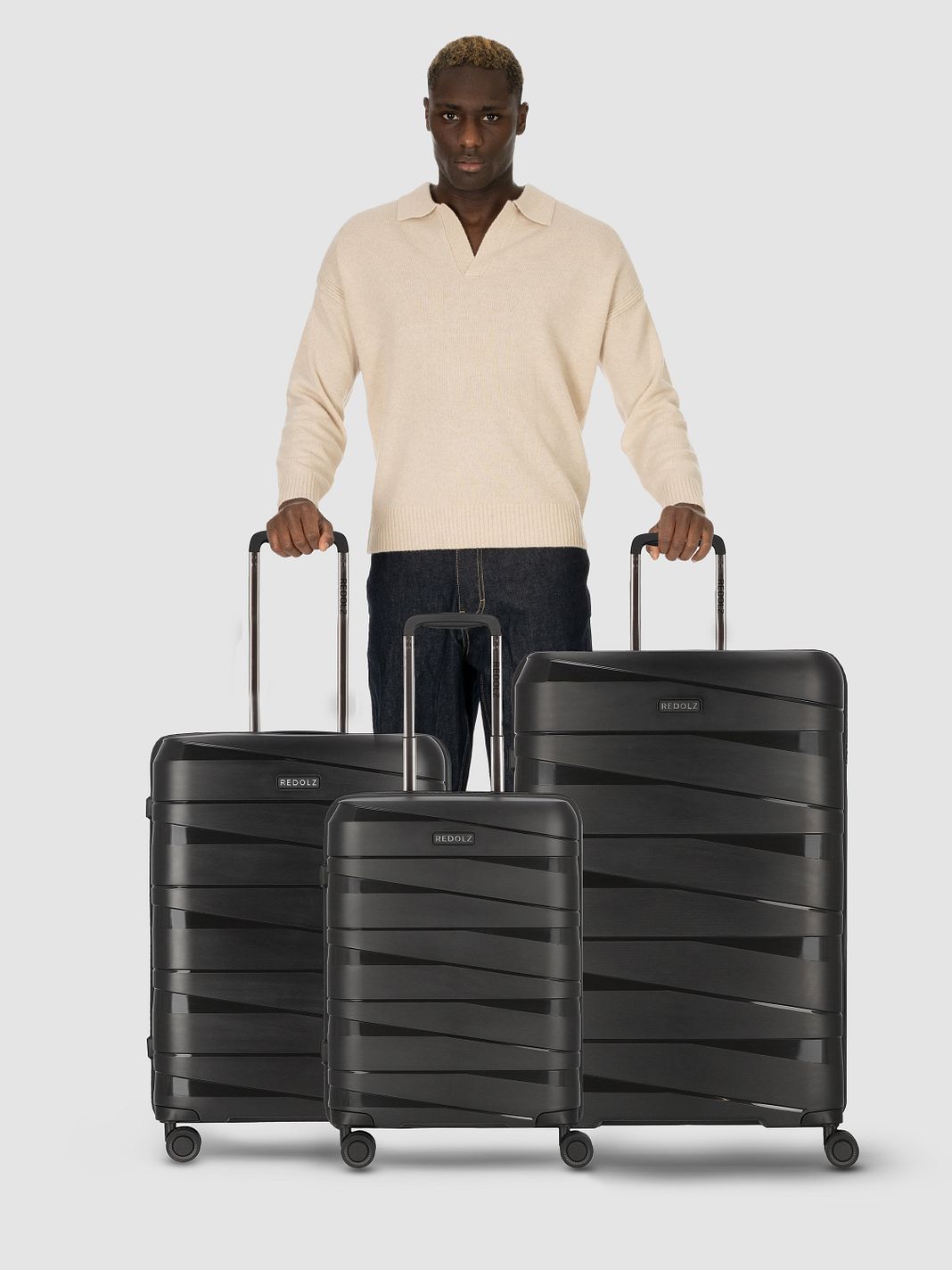 Redolz Essentials 10 3-SET 4 ruote Set di valigie 3 pezzi Redolz Essentials 10 3-SET 4 ruote Set di valigie 3 pezzi