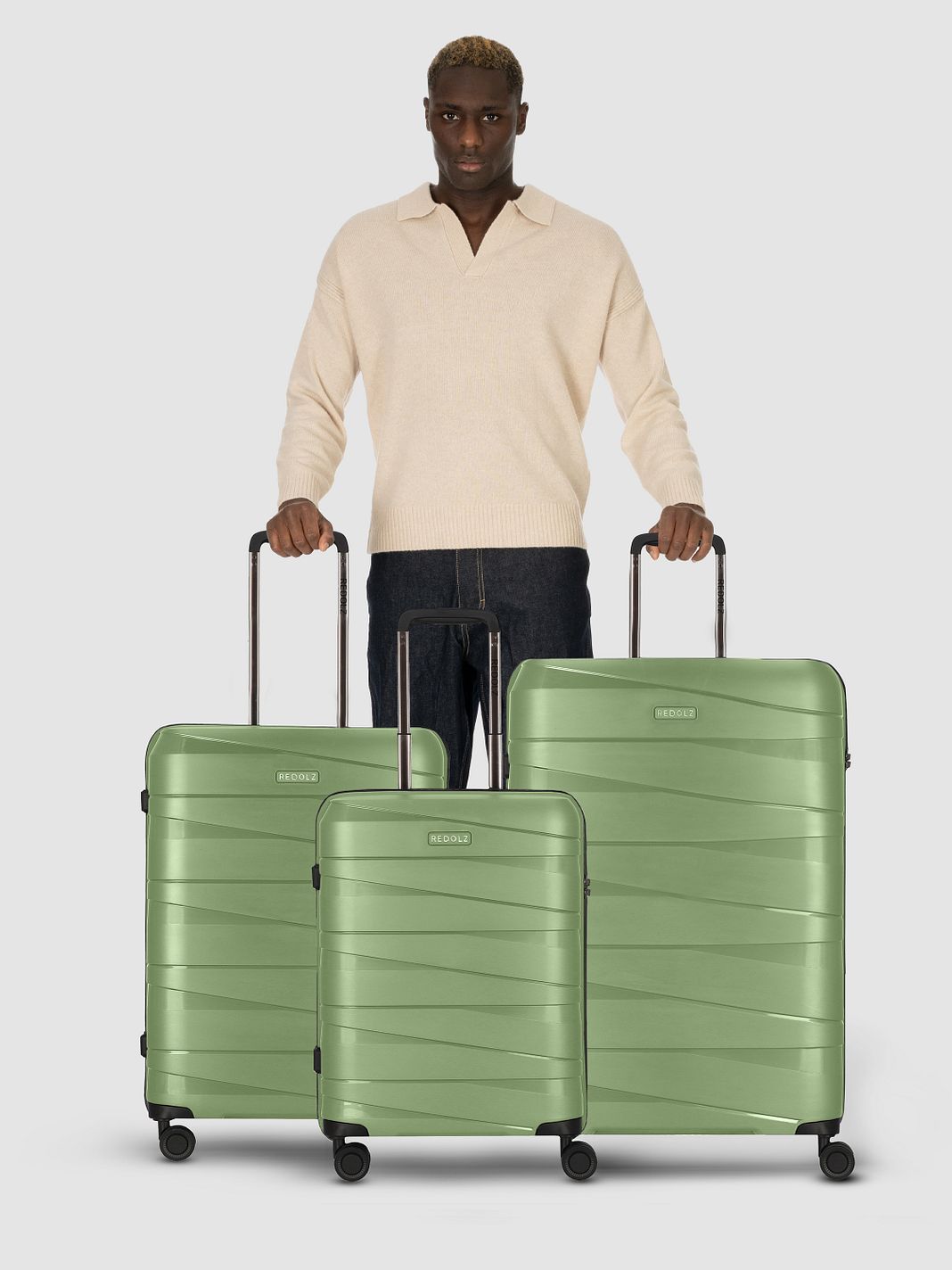 Redolz Essentials 10 3-SET 4 ruote Set di valigie 3 pezzi Redolz Essentials 10 3-SET 4 ruote Set di valigie 3 pezzi