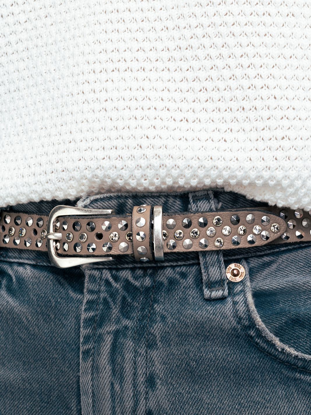 b.belt Nitbälte Läder b.belt Nitbälte Läder
