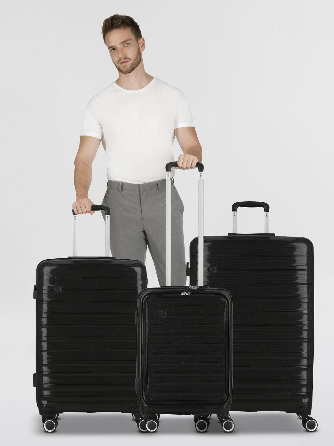 cocoono Madrid 4 ruote Set di valigie 3 pezzi cocoono Madrid 4 ruote Set di valigie 3 pezzi