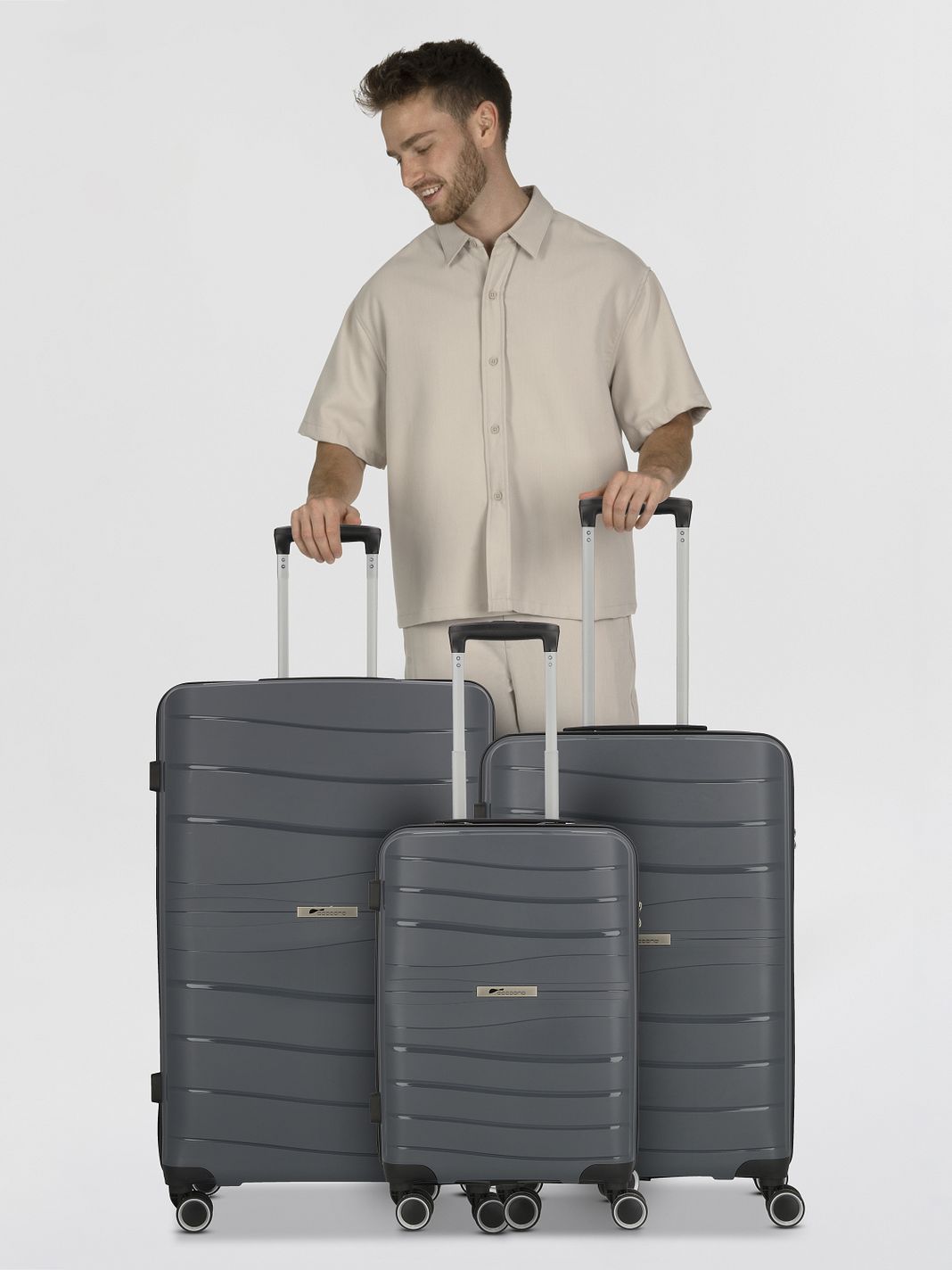 cocoono Leon 4 ruote Set di valigie 3 pezzi cocoono Leon 4 ruote Set di valigie 3 pezzi
