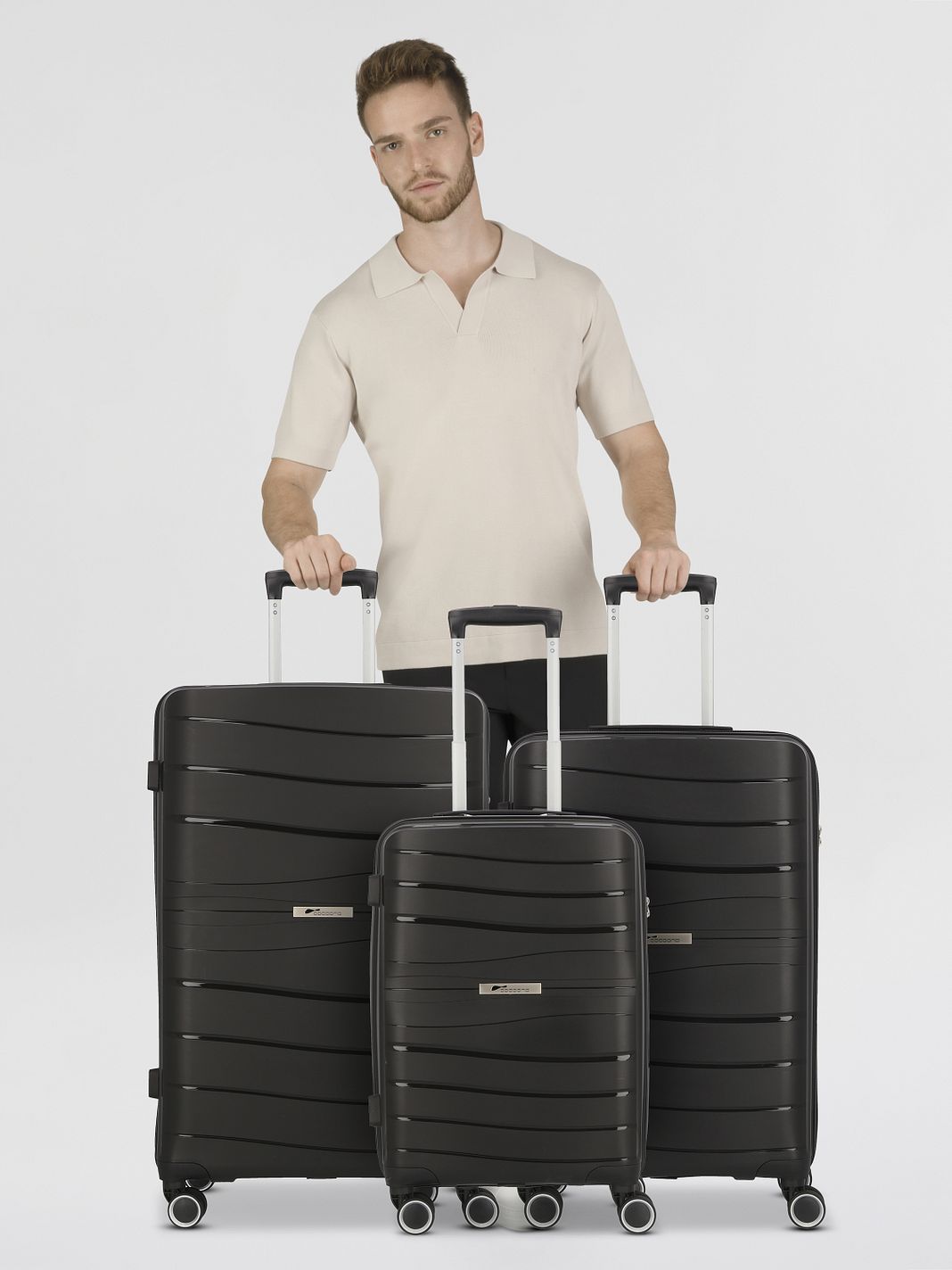cocoono Leon 4 ruote Set di valigie 3 pezzi cocoono Leon 4 ruote Set di valigie 3 pezzi