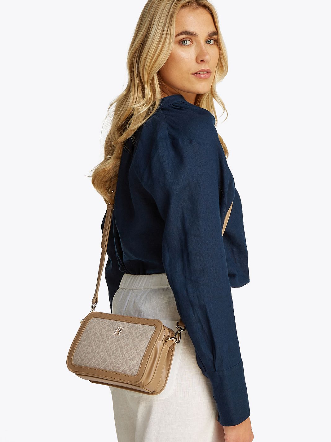 Tommy Hilfiger TH Jacquard Borsa a tracolla 20.5 cm Tommy Hilfiger TH Jacquard Borsa a tracolla 20.5 cm