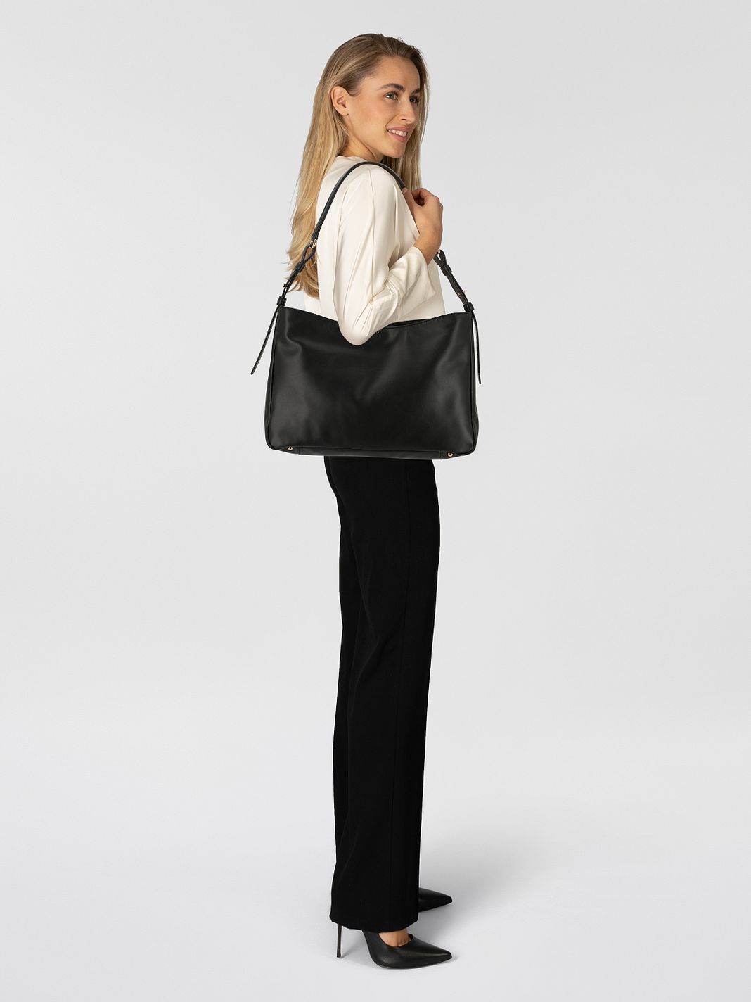 Furla Sfera Soft Borsa a spalla L Vera Pelle 37 cm Furla Sfera Soft Borsa a spalla L Vera Pelle 37 cm
