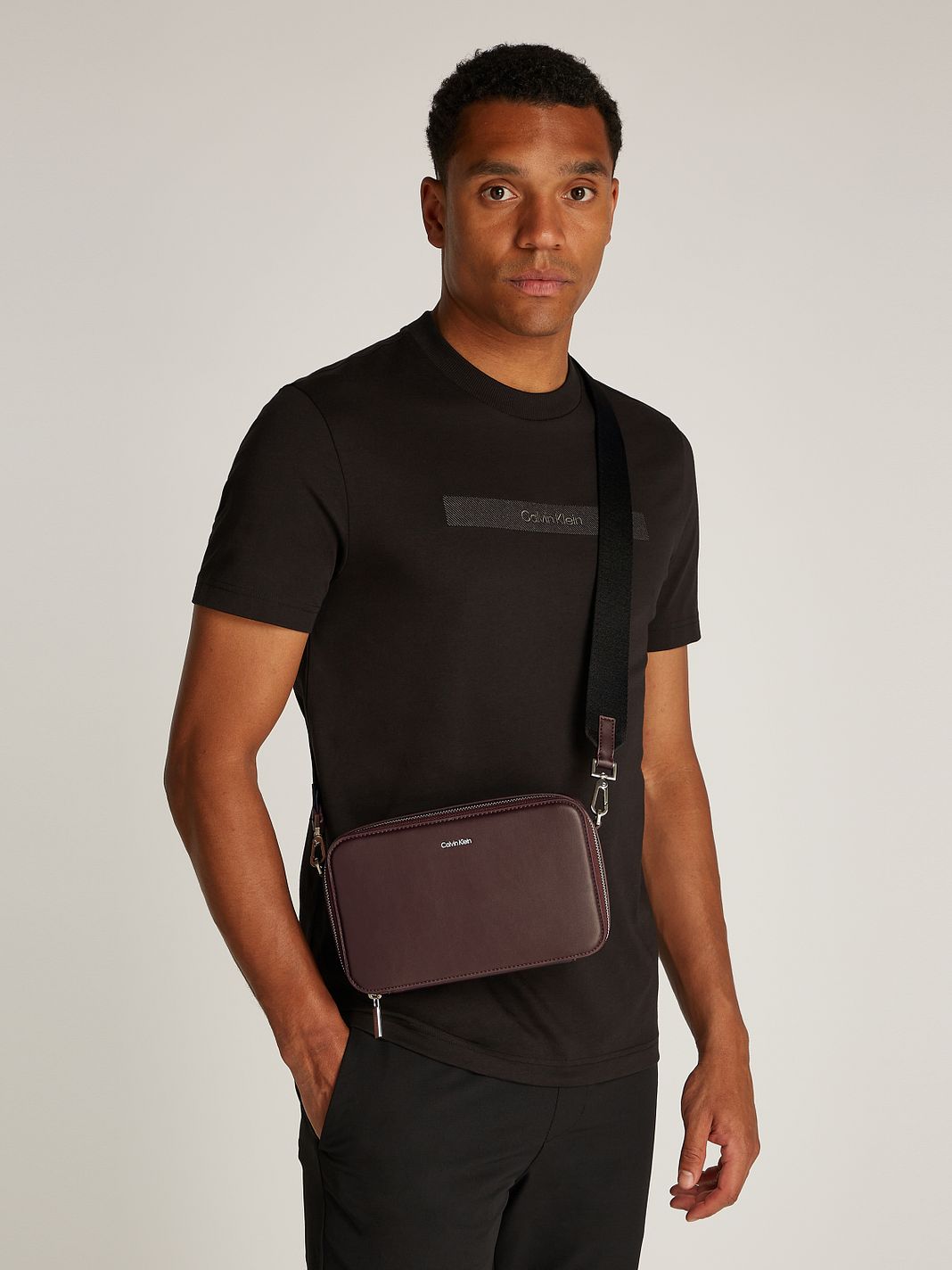 Calvin Klein CK Sleek Borsa a tracolla 23 cm Calvin Klein CK Sleek Borsa a tracolla 23 cm