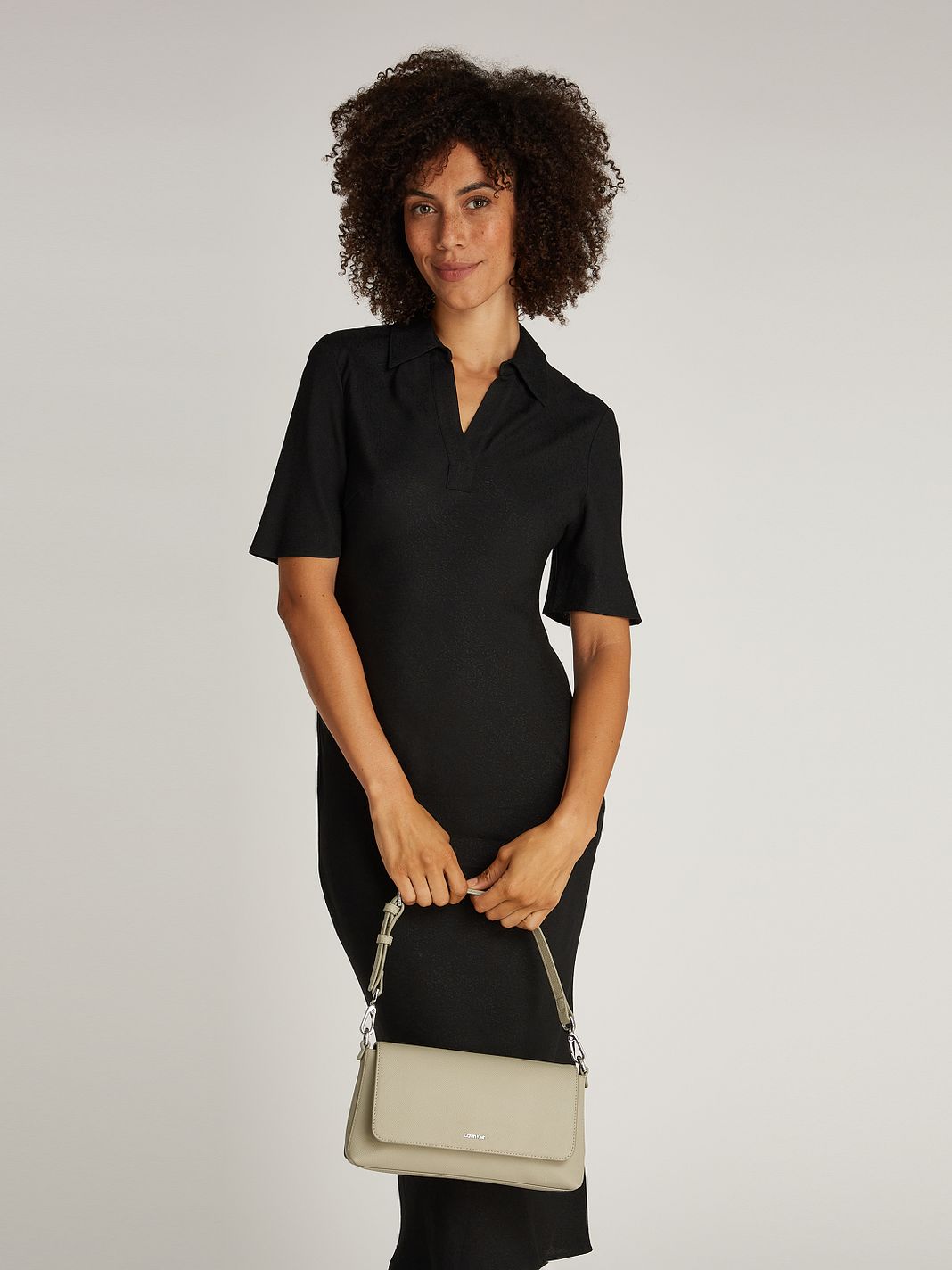 Calvin Klein CK Must Skuldertaske 27 cm Calvin Klein CK Must Skuldertaske 27 cm