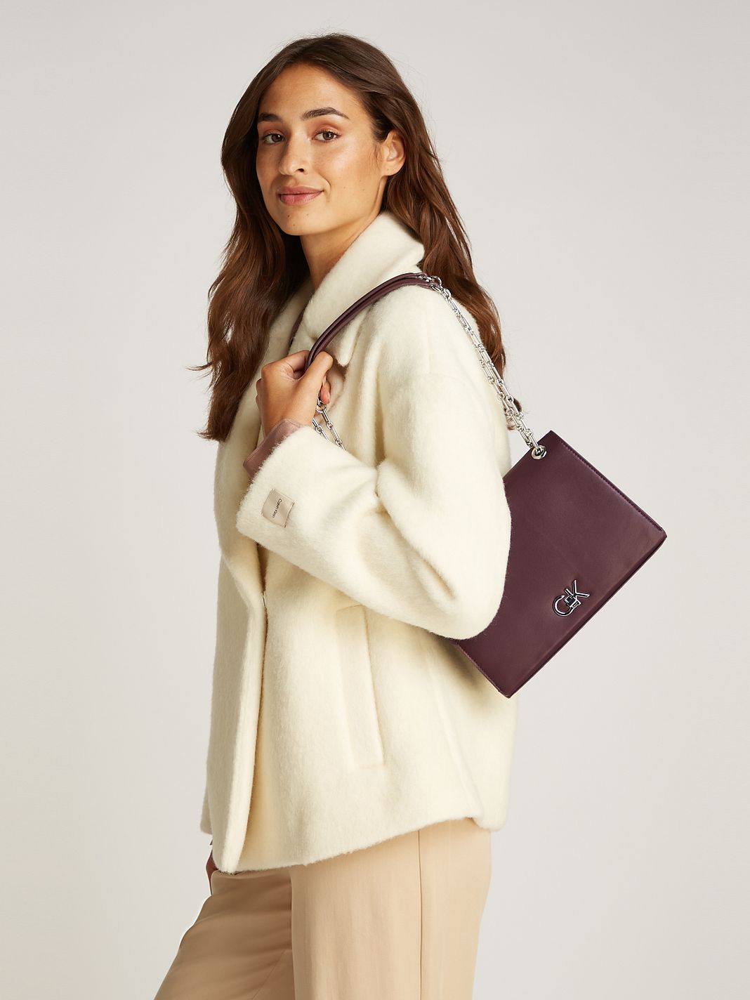 Calvin Klein Re-Lock Skuldertaske 25 cm Calvin Klein Re-Lock Skuldertaske 25 cm