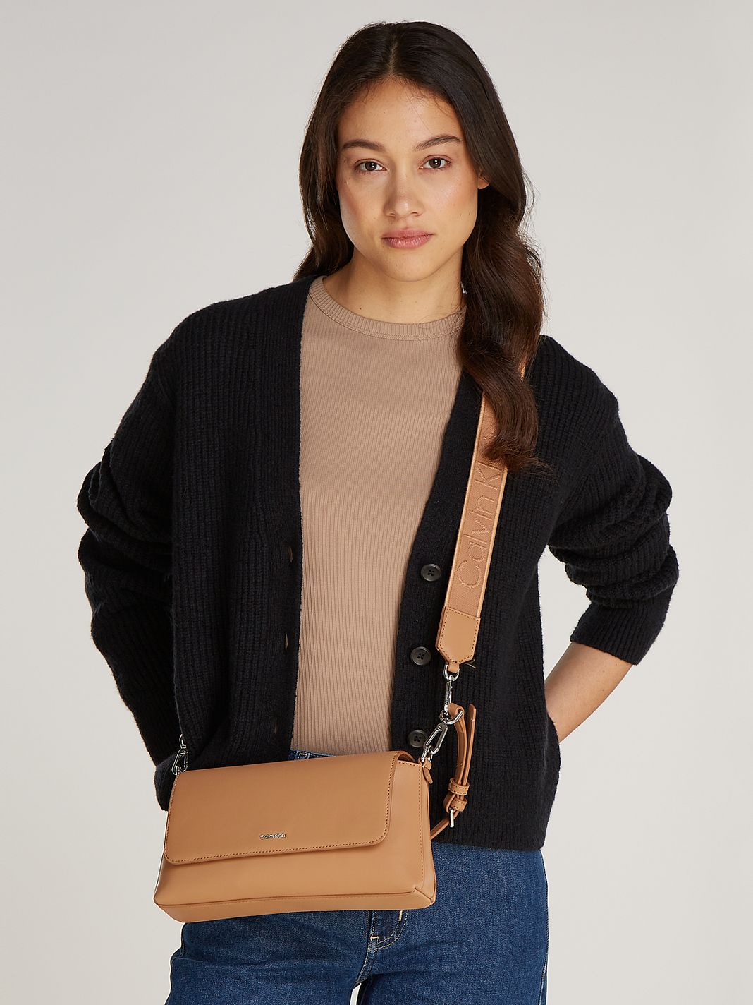 Calvin Klein Ck Must Skuldertaske 27 cm Calvin Klein Ck Must Skuldertaske 27 cm