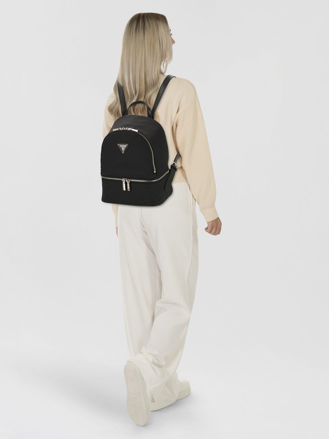 Guess Follie Městský batoh 28 cm Guess Follie Městský batoh 28 cm