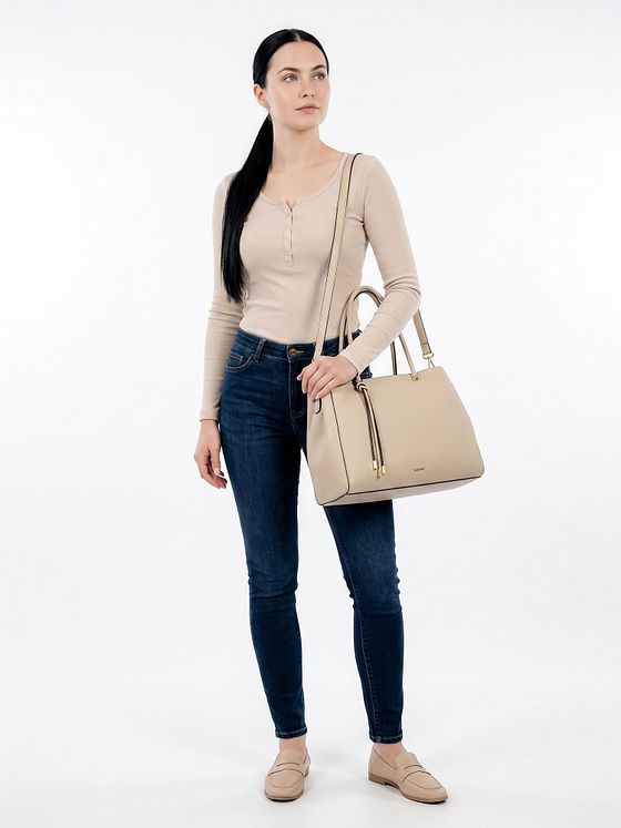 Suri Frey SFY Judy Olkalaukku 42 cm Suri Frey SFY Judy Olkalaukku 42 cm