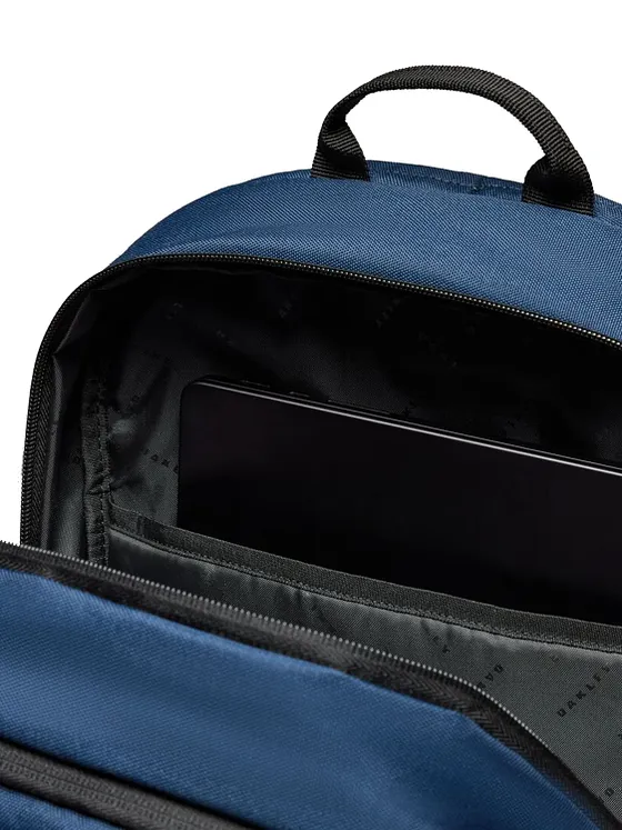 Oakley Spark Traverse Arkireppu 45 cm Kannettavan tietokoneen taskun syvyys Oakley Spark Traverse Arkireppu 45 cm Kannettavan tietokoneen taskun syvyys