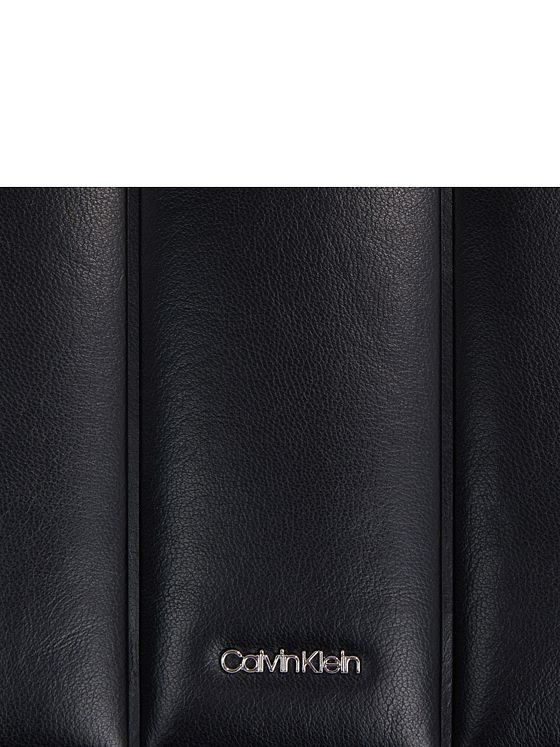 Calvin Klein Line Quilt Skuldertaske 28 cm Calvin Klein Line Quilt Skuldertaske 28 cm