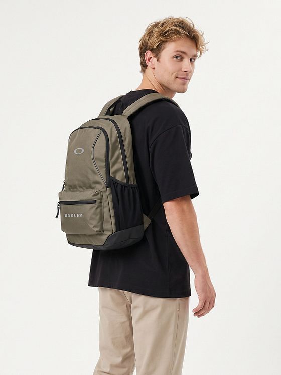 Oakley Spark Traverse Dagsryggsäckar 45 cm Laptopfack Oakley Spark Traverse Dagsryggsäckar 45 cm Laptopfack
