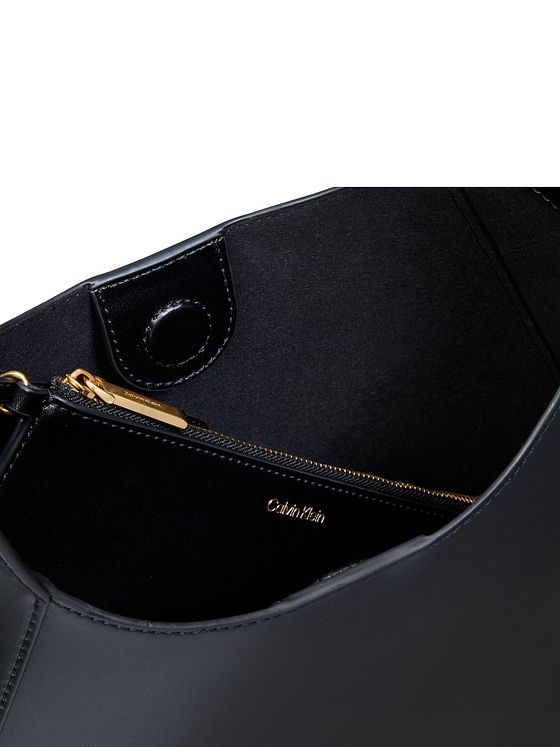 Calvin Klein Hardware Skuldertaske 30 cm Calvin Klein Hardware Skuldertaske 30 cm
