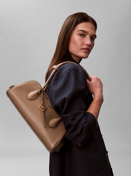 Calvin Klein Embossed Skuldertaske 30 cm