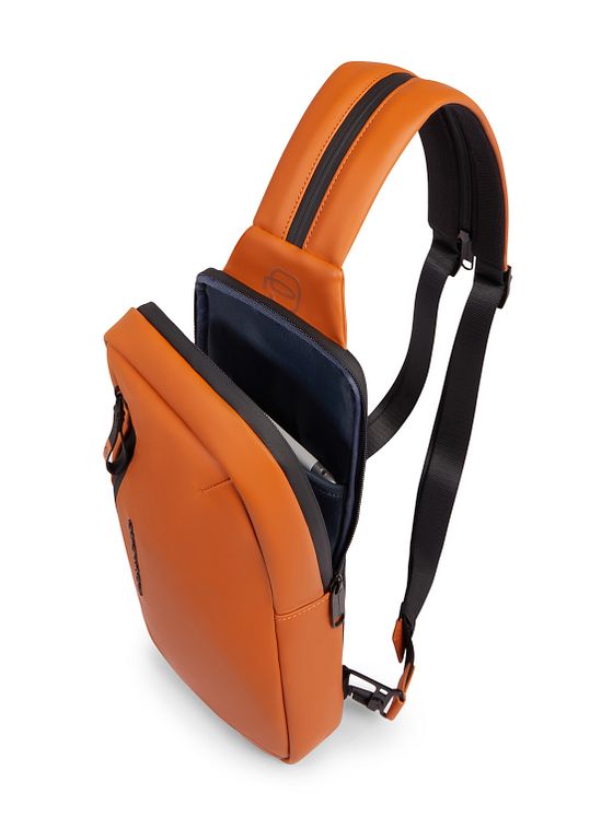 Piquadro C20W Taška přes rameno RFID 32 cm