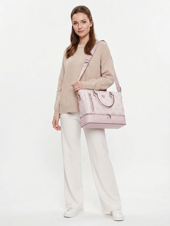 Guess Berta Tygkasse 41 cm Med laptopfack Guess Berta Tygkasse 41 cm Med laptopfack