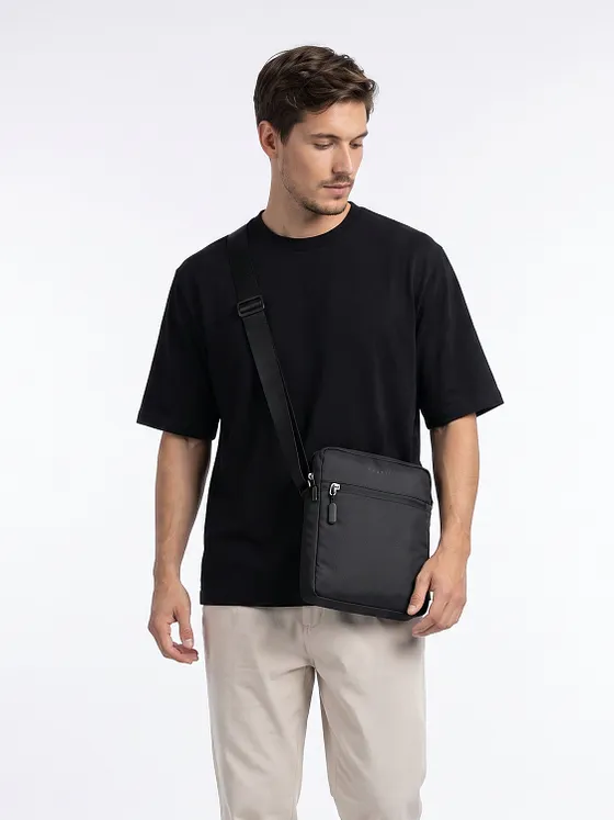 bugatti Mare Basic Crossbody-väska 23 cm bugatti Mare Basic Crossbody-väska 23 cm
