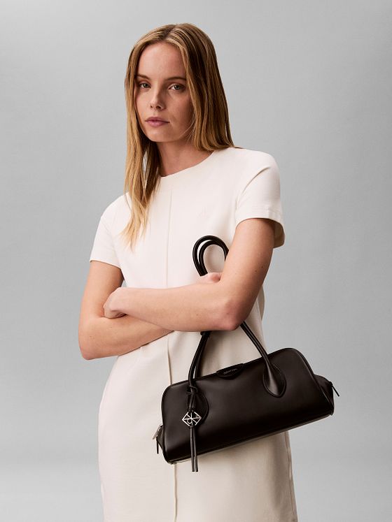 Calvin Klein Embossed Skuldertaske 30 cm