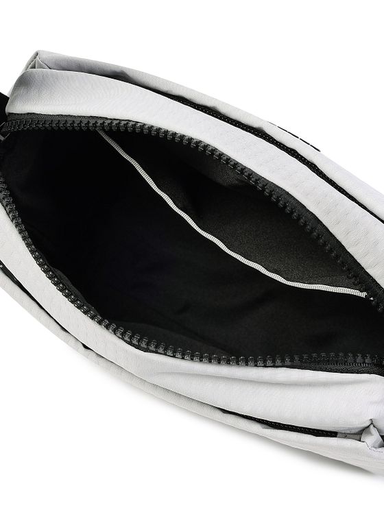 Hedgren String Crossbody-väska 22 cm Hedgren String Crossbody-väska 22 cm