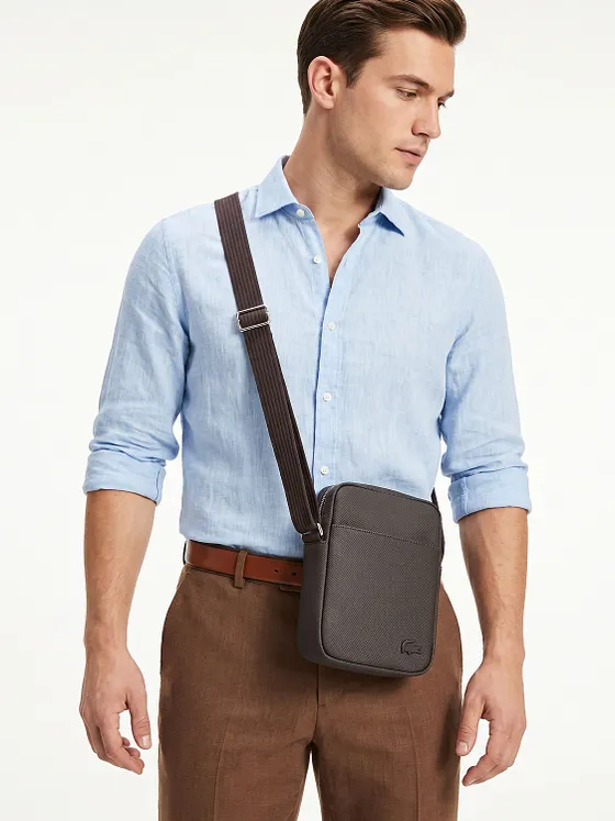 Lacoste Core Essentials Men S Classic Crossbody taška 15 cm Lacoste Core Essentials Men S Classic Crossbody taška 15 cm