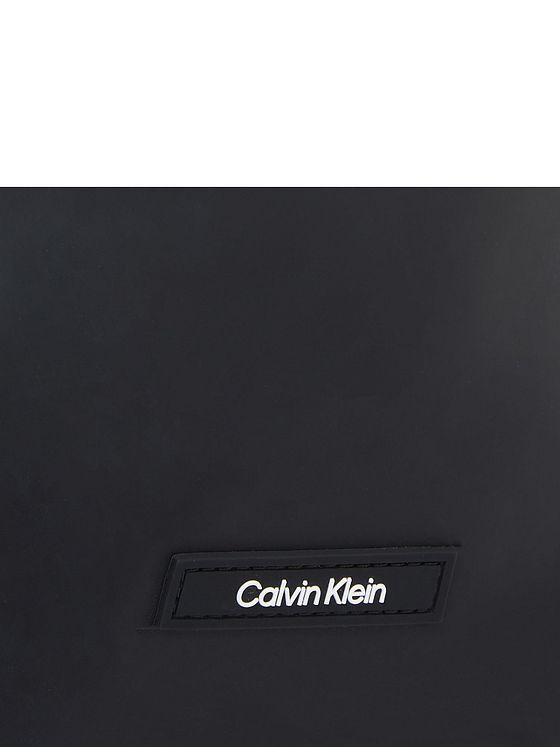 Calvin Klein CK Essential Skuldertaske 24.5 cm Calvin Klein CK Essential Skuldertaske 24.5 cm