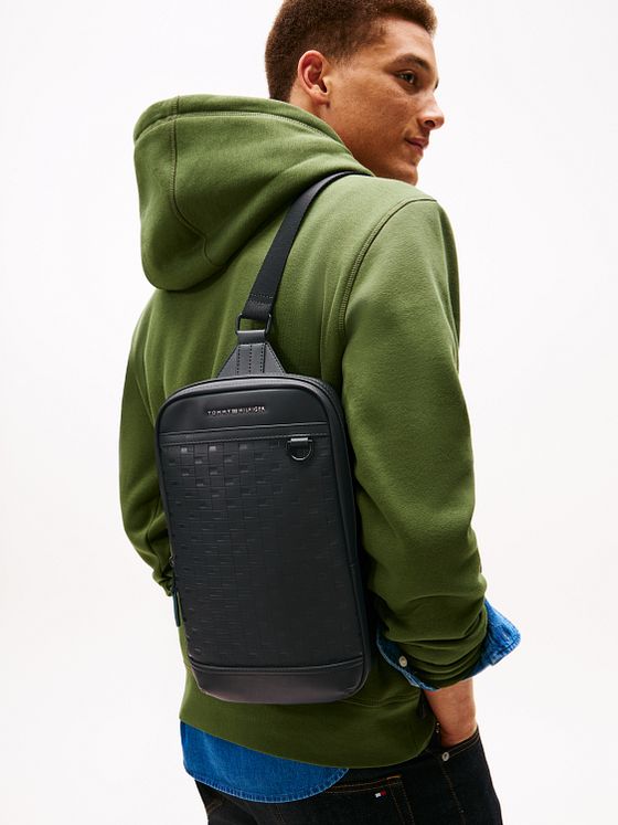 Tommy Hilfiger TH Modern Monogram Skuldertaske 20 cm