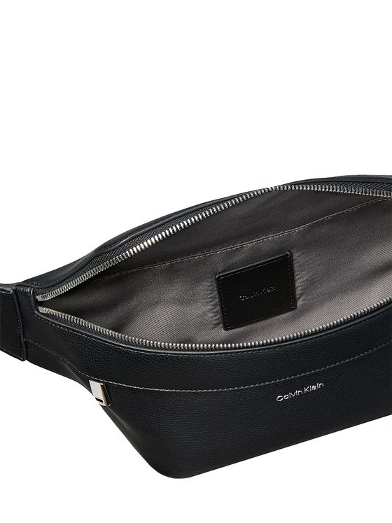 Calvin Klein Raised Bæltetaske 46 cm