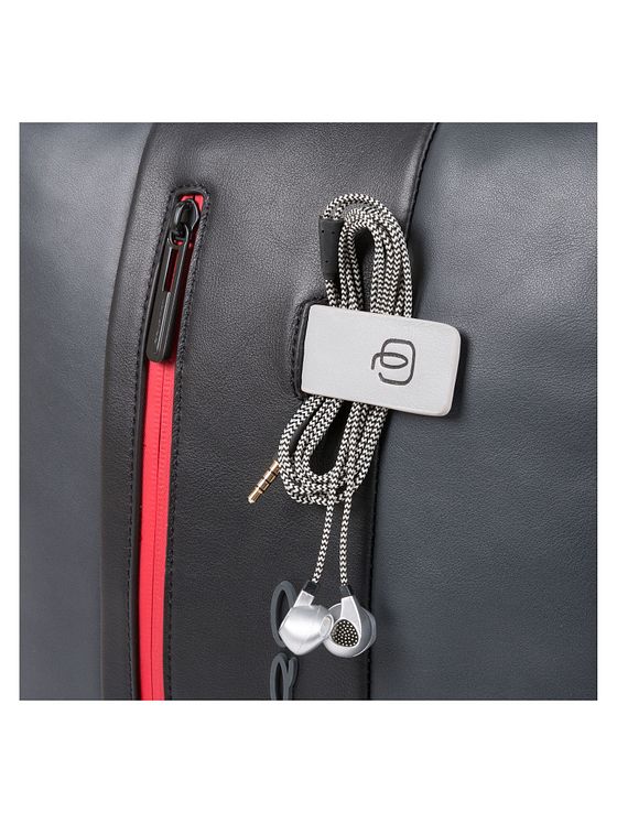 Piquadro Městský batoh kožený 41 cm přihrádka na notebook