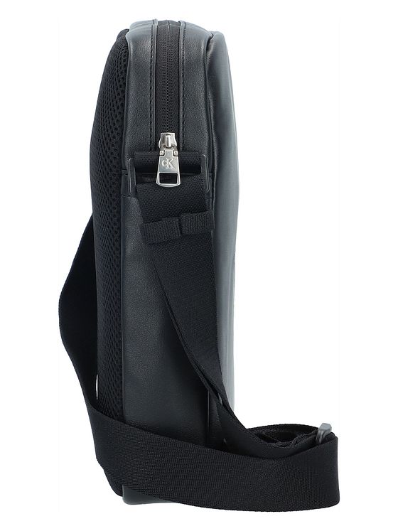 Calvin Klein Jeans Monogram Soft Skuldertaske 22 cm