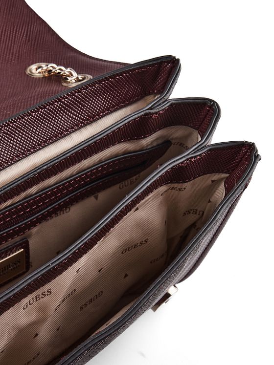 Guess Noelle II Olkalaukku 24 cm Guess Noelle II Olkalaukku 24 cm