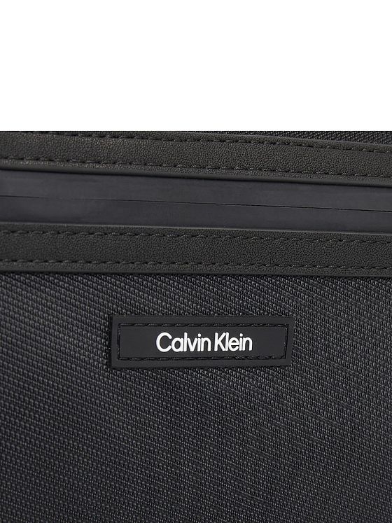 Calvin Klein CK Essential Skuldertaske 21 cm Calvin Klein CK Essential Skuldertaske 21 cm