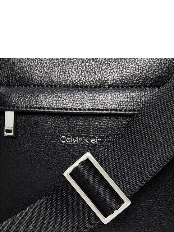 Calvin Klein Raised Skuldertaske 19 cm