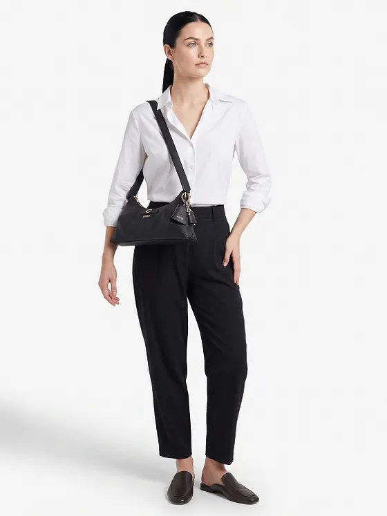 Guess Suzy Skuldertaske 32 cm Guess Suzy Skuldertaske 32 cm
