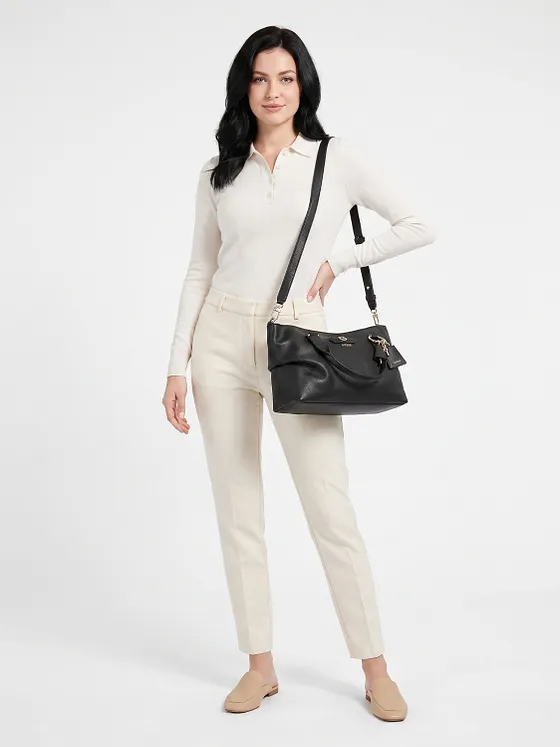 Guess Suzy Skuldertaske 44 cm Guess Suzy Skuldertaske 44 cm