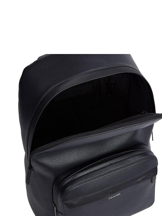 Calvin Klein CK Must Päiväreppu 41 cm Calvin Klein CK Must Päiväreppu 41 cm