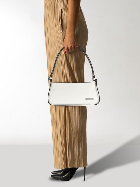 Liebeskind Franzis Skuldertaske Læder 28 cm Liebeskind Franzis Skuldertaske Læder 28 cm